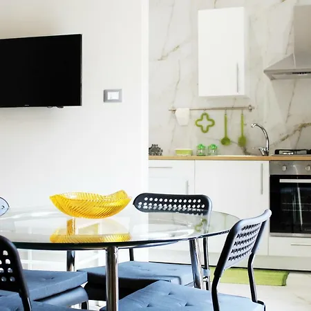 Casa Verdi, Confortevole Bilocale In Centro, 1° P *